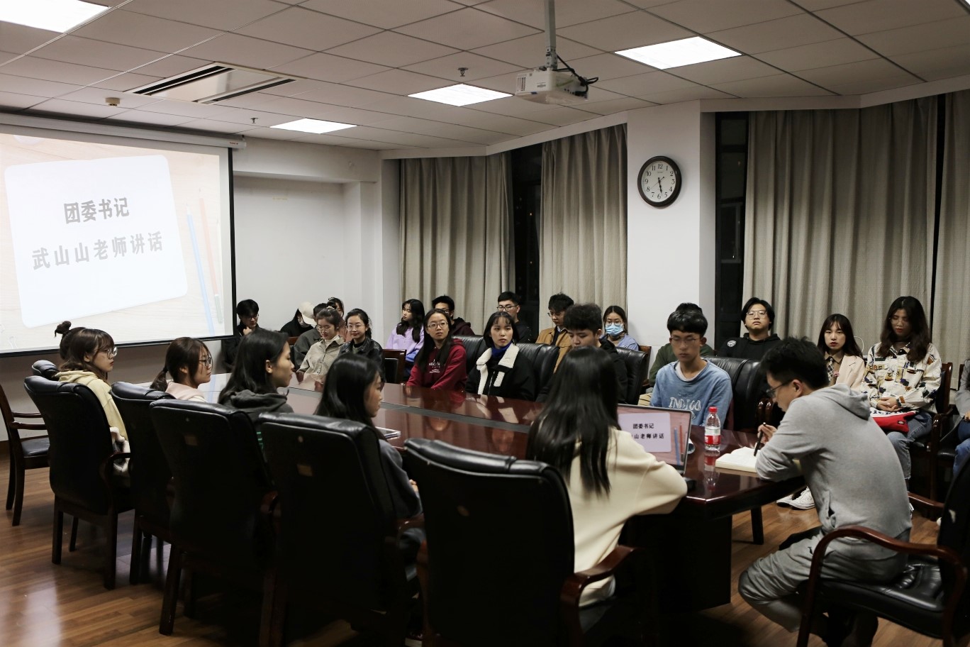 照片二.jpg 照片二.jpg