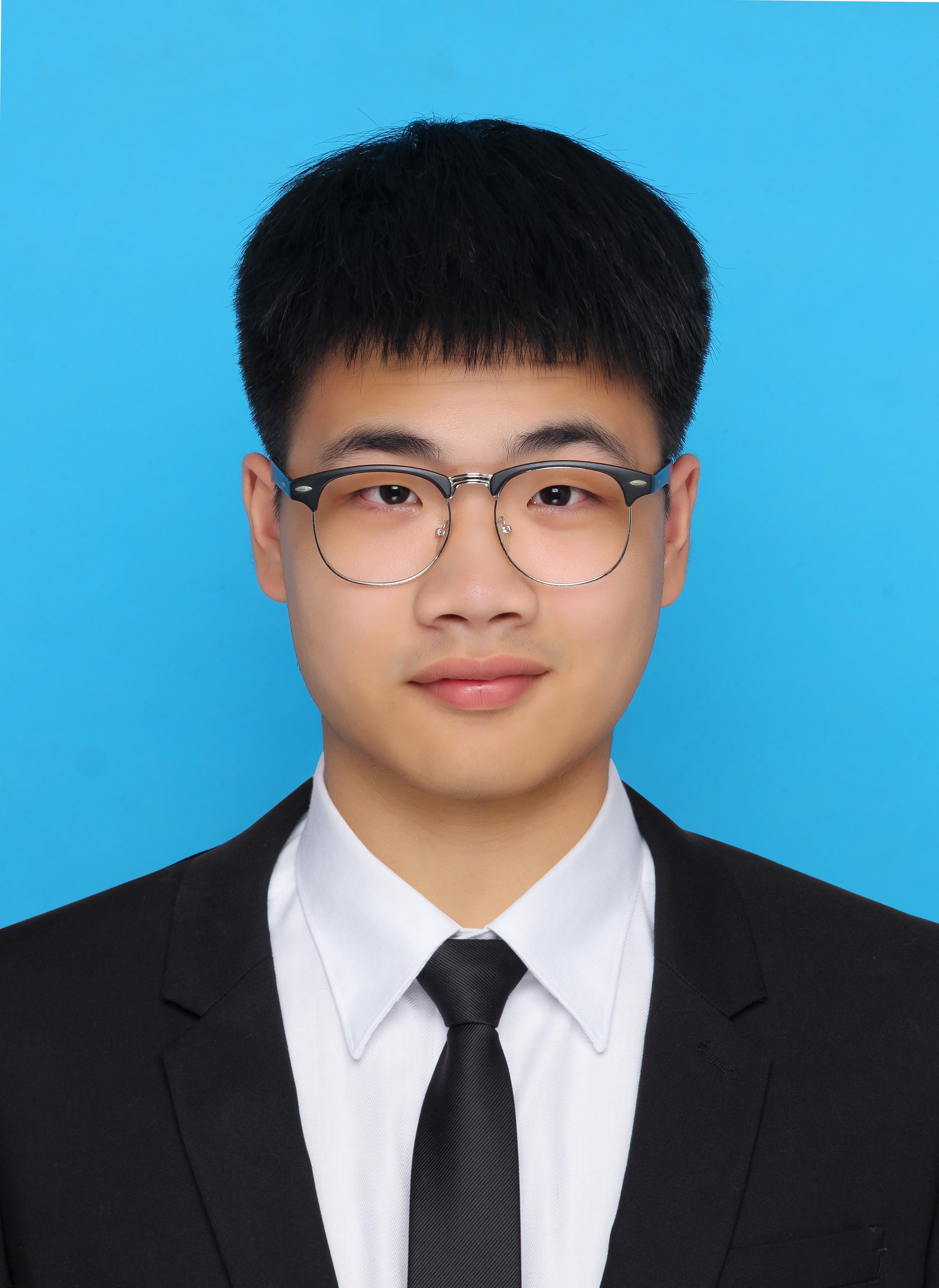 证件照.jpg 证件照.jpg